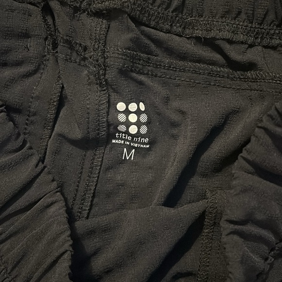 Hard to Find! New Title Nine Slaycation Cropped Textured Pant, Black, Medium - Picture 5 of 12